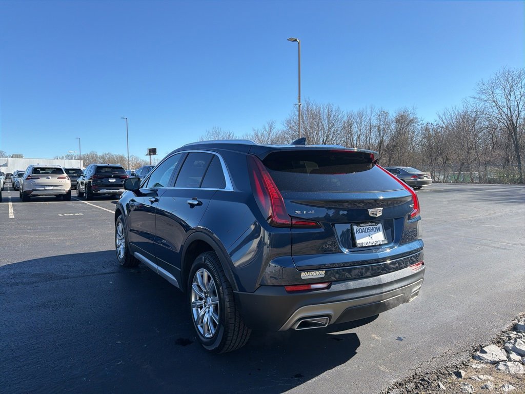 Used 2021 Cadillac XT4 Premium Luxury image 3