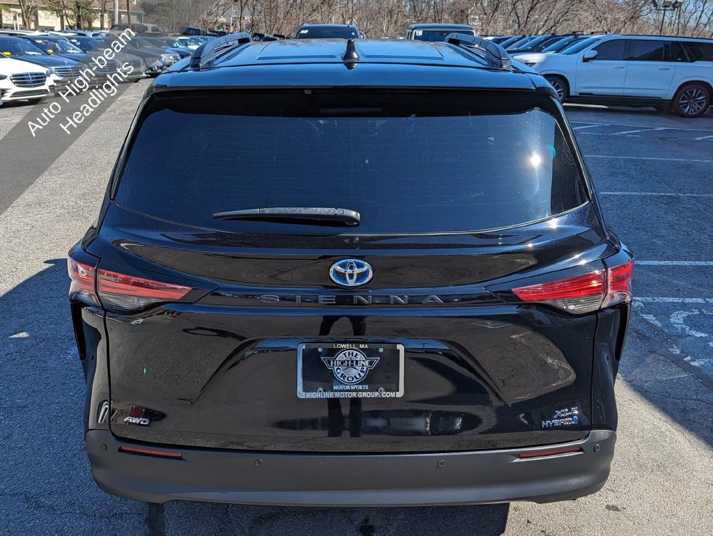 Used 2021 Toyota Sienna XLE AWD/4WD image 9