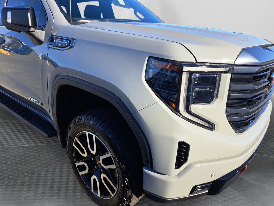 Used 2024 GMC Sierra 1500 AT4 w/ Technology Package AWD/4WD image 15