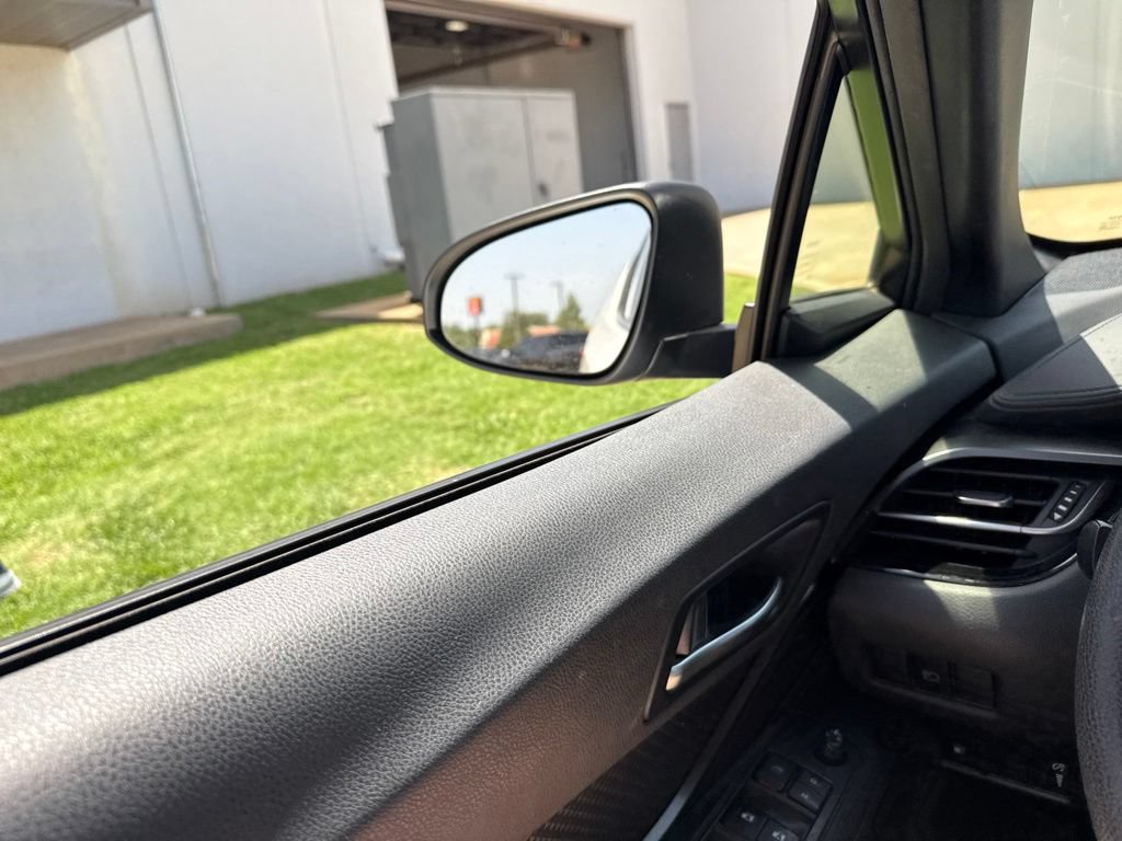Used 2019 Toyota C-HR LE FWD image 13