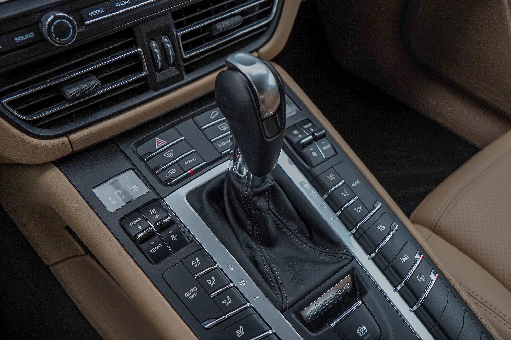 Used 2020 Porsche Macan image 20