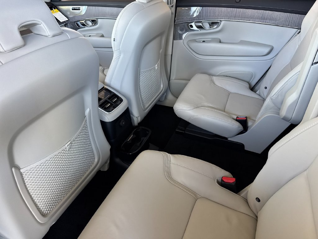 New 2027 Volvo XC90 T8 Ultra AWD/4WD image 11