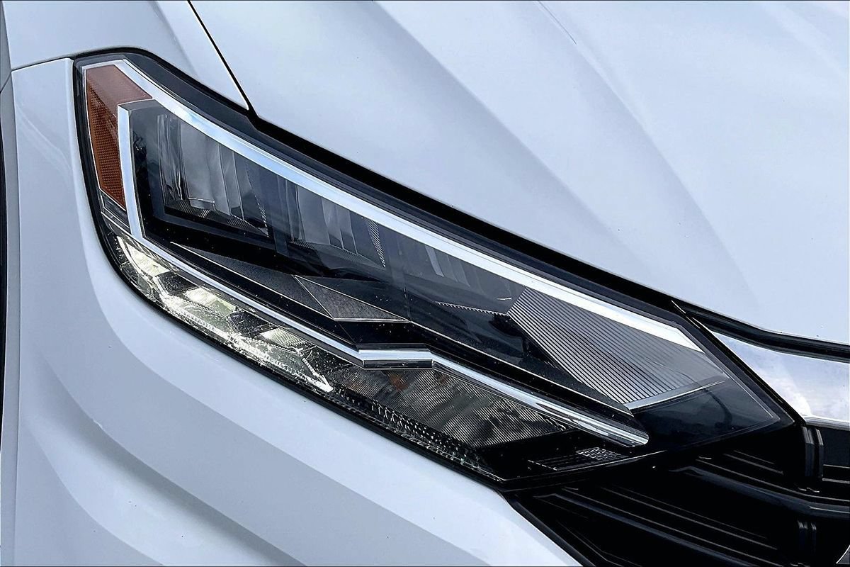 Used 2019 Volkswagen Jetta R-Line w/ R-Line Cold Weather Package FWD image 26