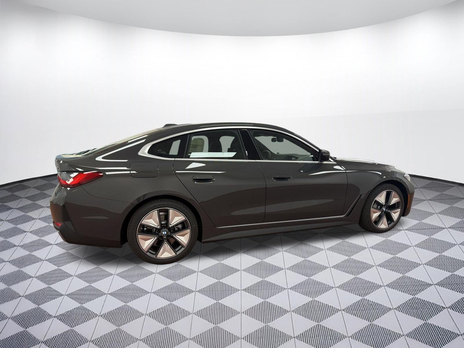 Used 2026 BMW i4 xDrive40i w/ Premium Package AWD/4WD image 8