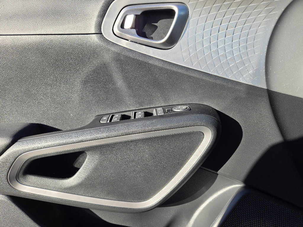 New 2025 Kia Soul S image 18