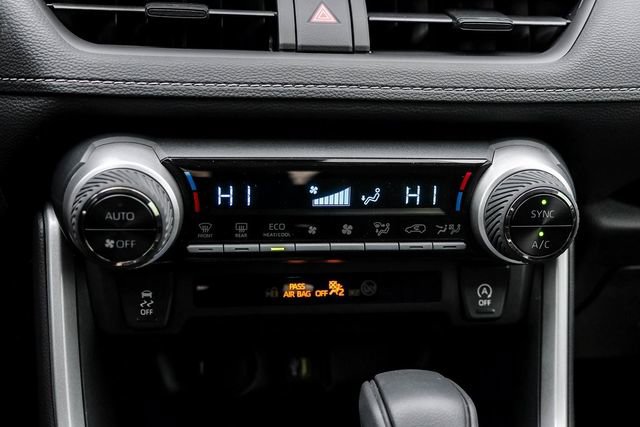 Used 2025 Toyota RAV4 XLE image 29