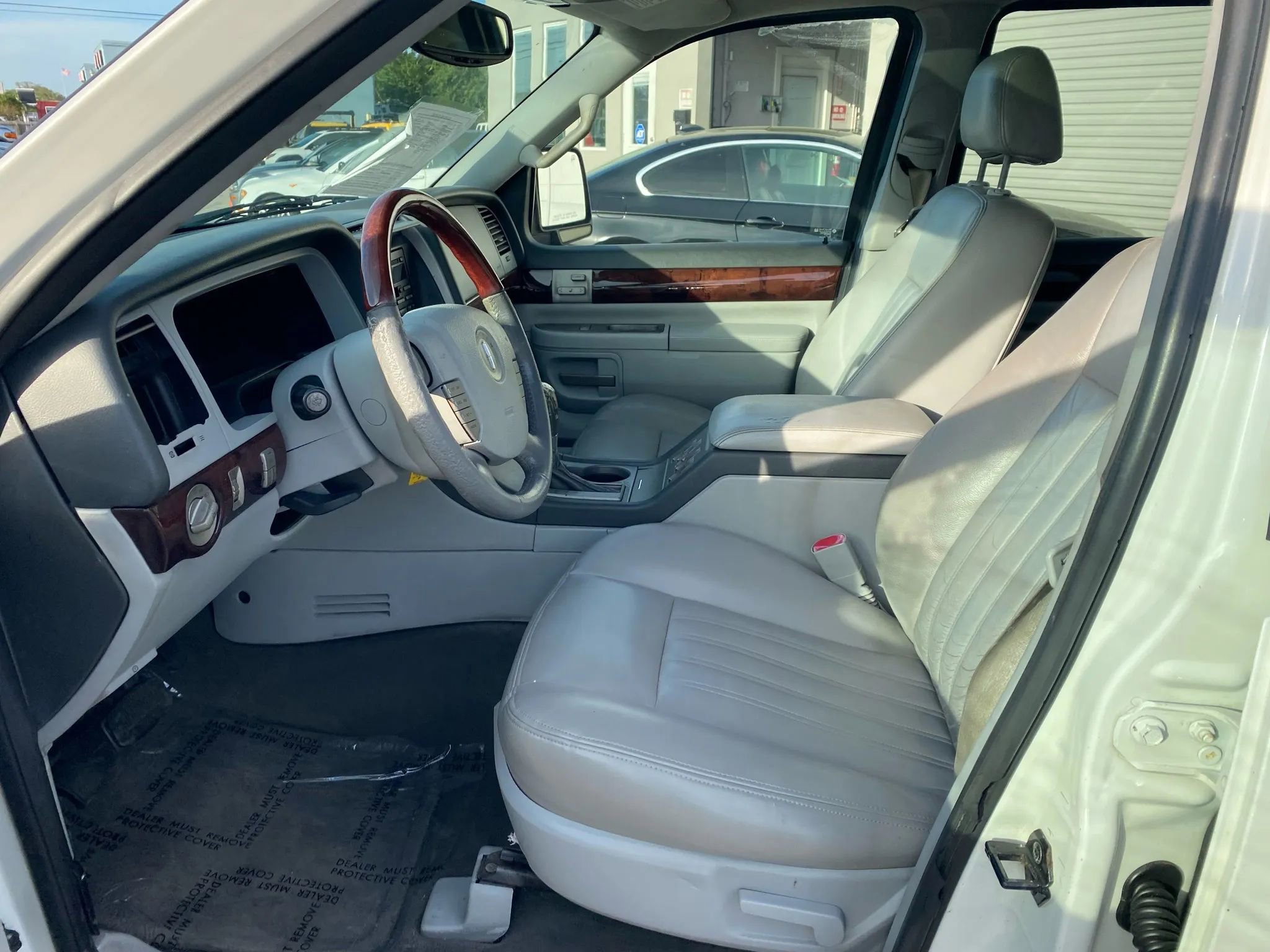 Used 2004 Lincoln Aviator Luxury RWD image 8