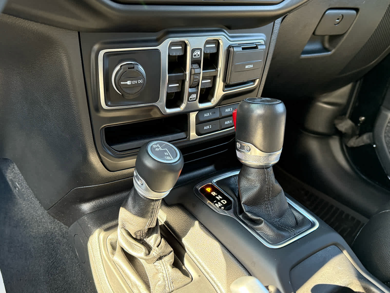 Used 2022 Jeep Wrangler Unlimited Sahara image 23