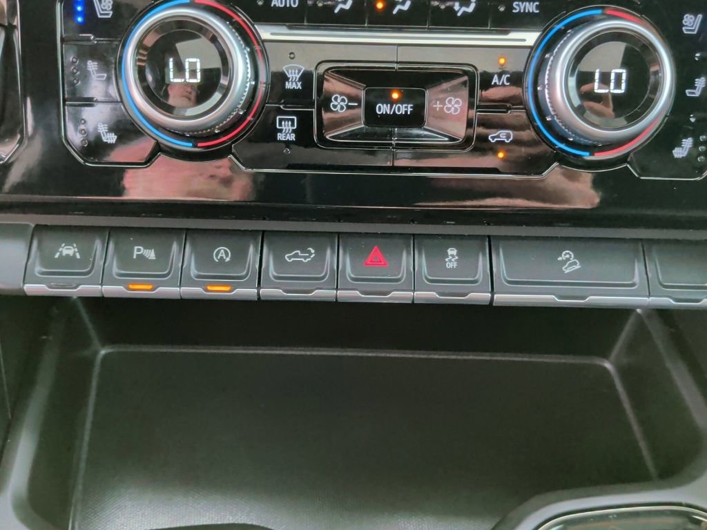 Used 2024 GMC Sierra 1500 AT4 w/ Technology Package image 31