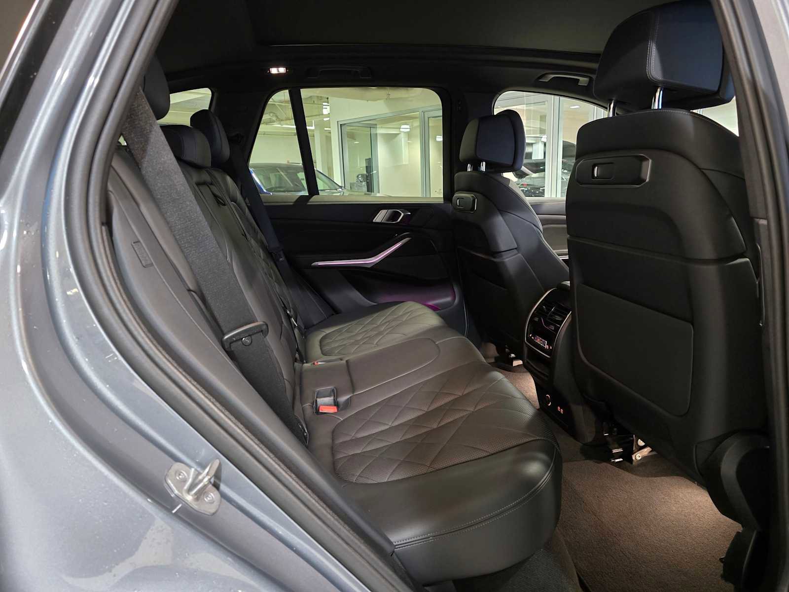 Used 2024 BMW X5 xDrive40i w/ Premium Package image 12