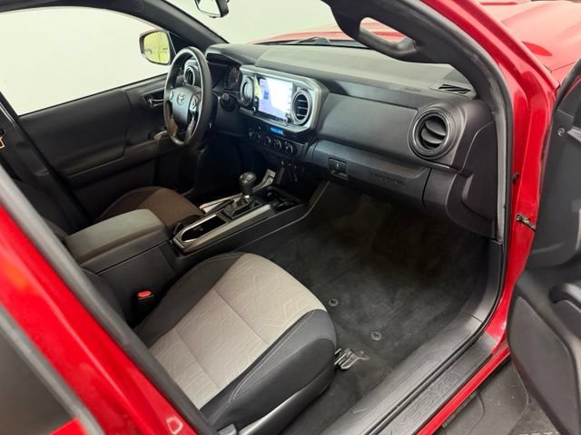 Used 2022 Toyota Tacoma TRD Sport AWD/4WD image 41