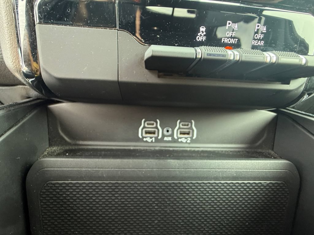 Used 2026 RAM 1500 Laramie AWD/4WD image 35