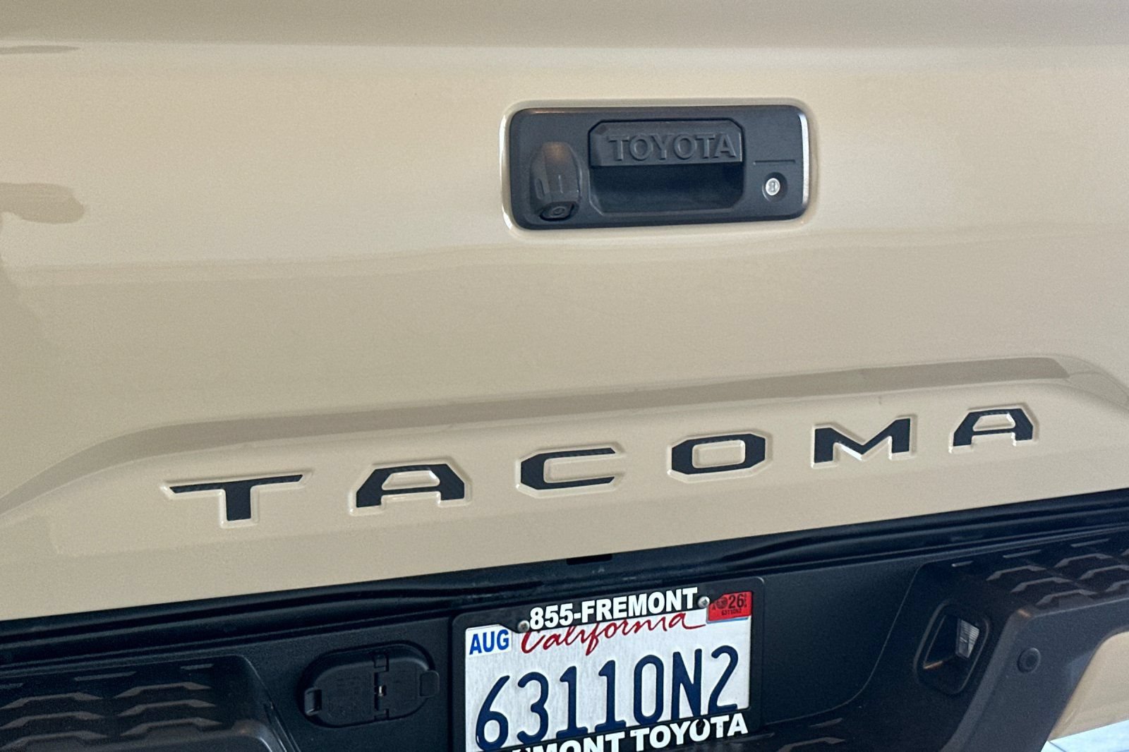 Used 2018 Toyota Tacoma TRD Sport w/ TRD Premium Sport Package RWD image 25