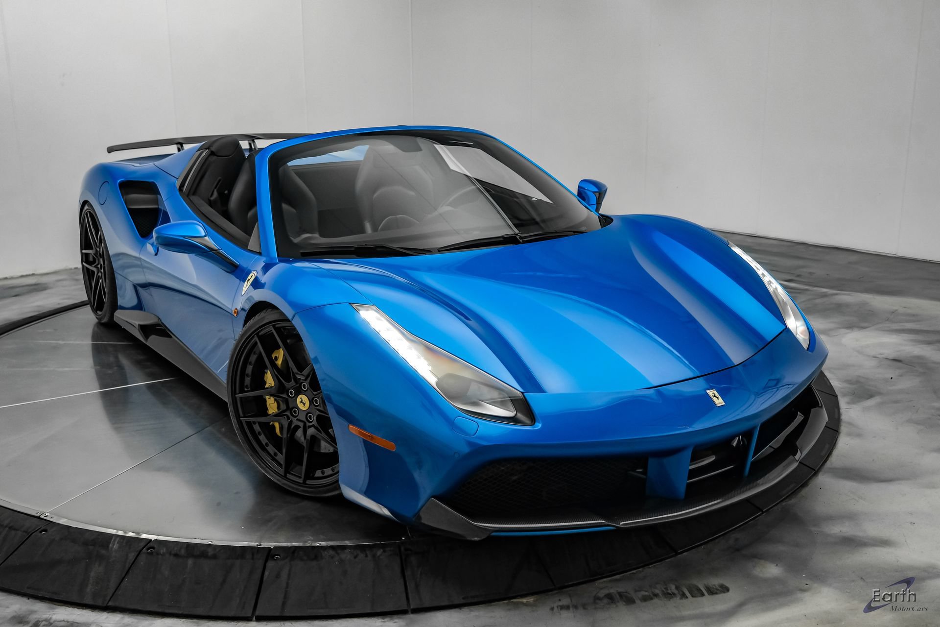 Used 2017 Ferrari 488 Spider RWD image 33