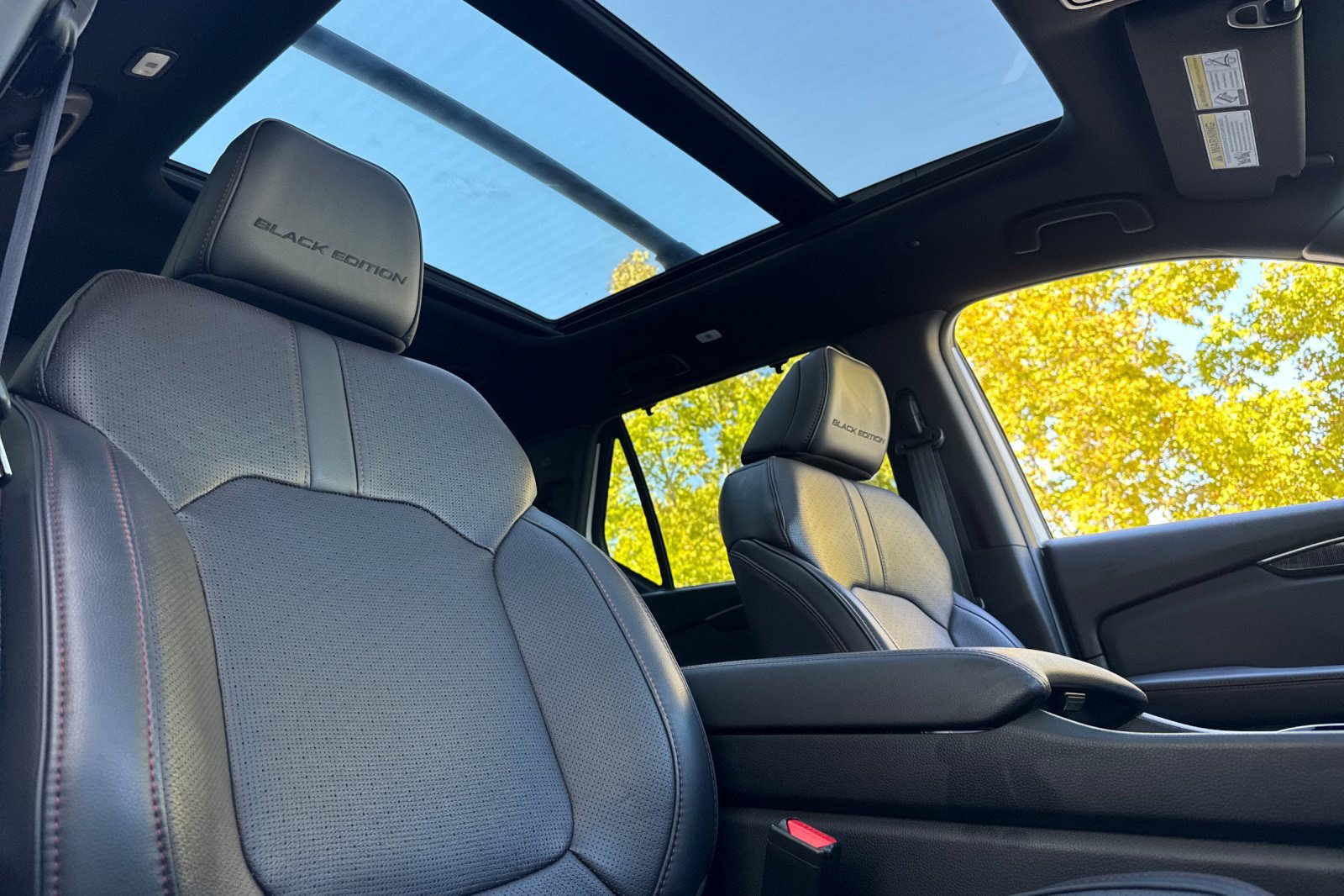 Used 2025 Honda Pilot Black Edition image 25