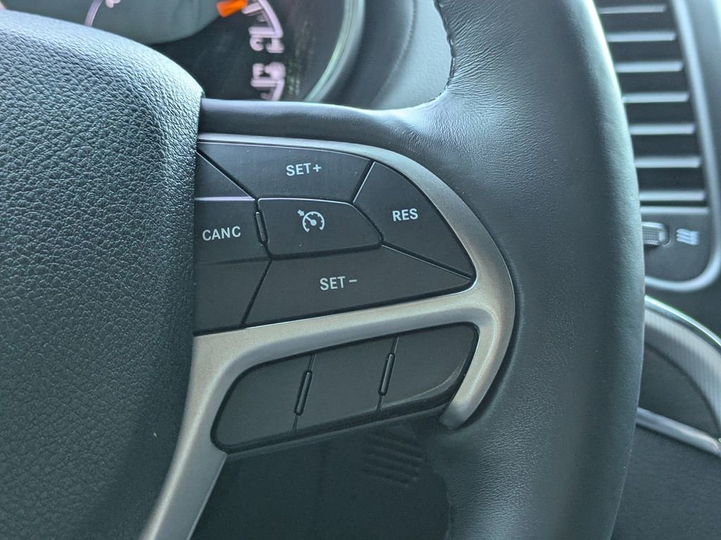 Used 2018 Jeep Grand Cherokee Limited image 29