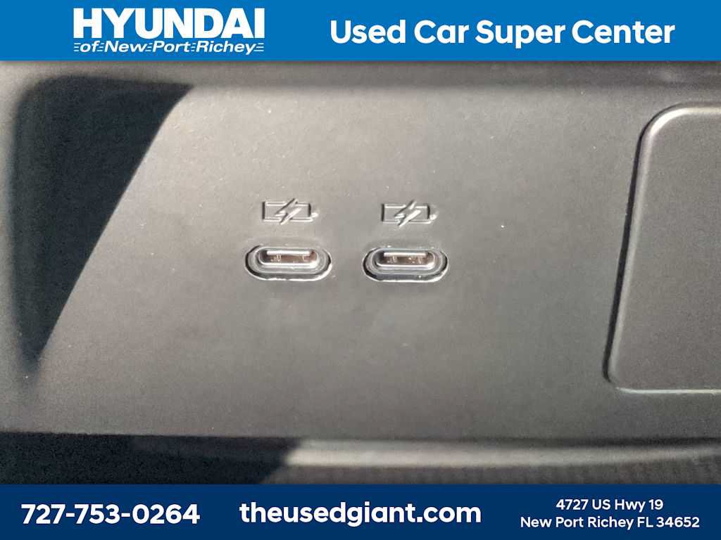 Used 2026 Chevrolet Traverse Z71 w/ LPO, Floor Liner Package AWD/4WD image 17