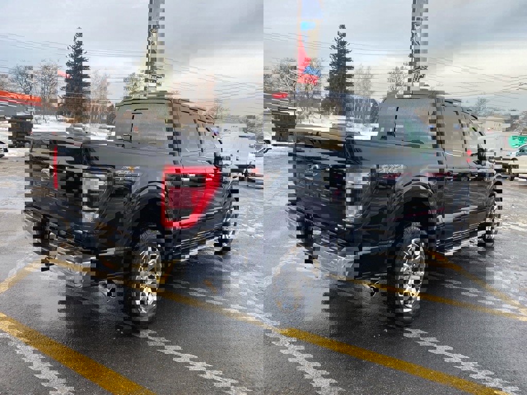 Used 2023 Ford F150 Lariat w/ Equipment Group 502A High image 5