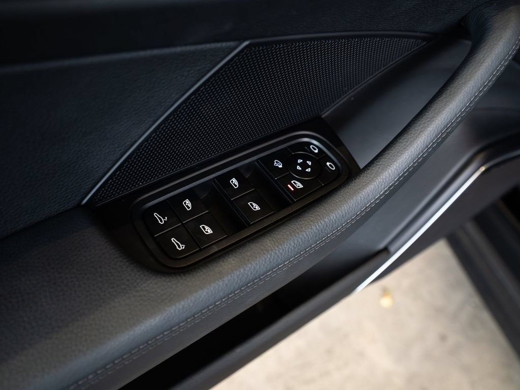 Certified 2023 Porsche Panamera image 22