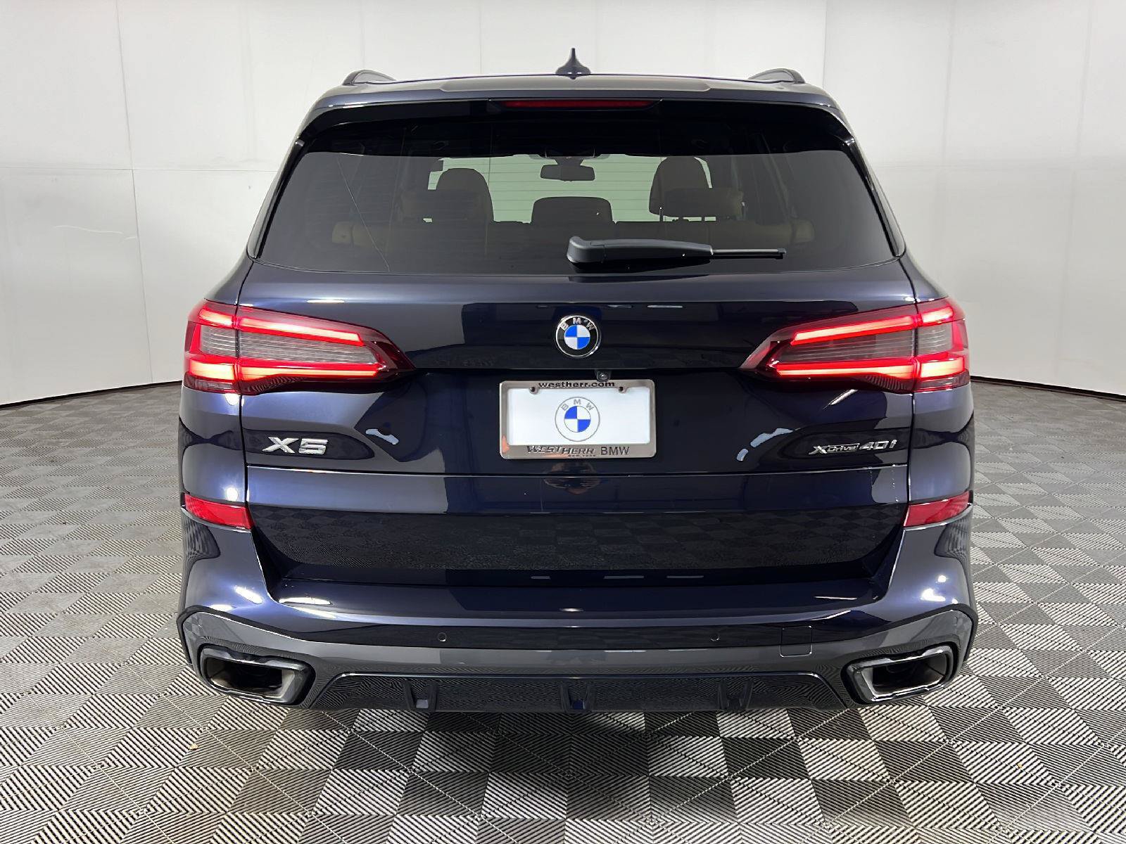 Used 2023 BMW X5 xDrive40i w/ M Sport Package AWD/4WD image 6