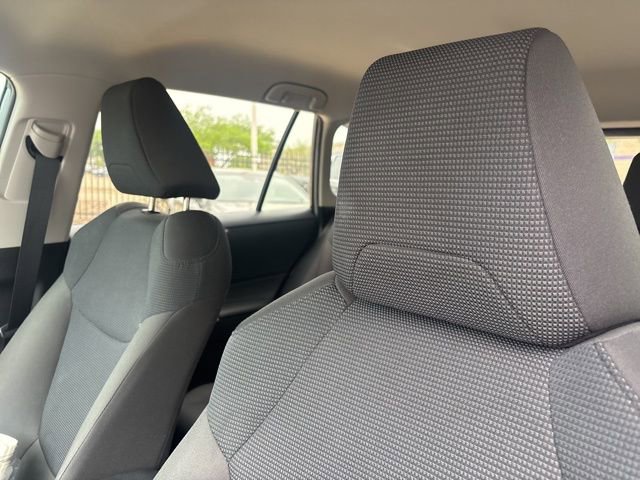 Used 2021 Toyota RAV4 LE image 9