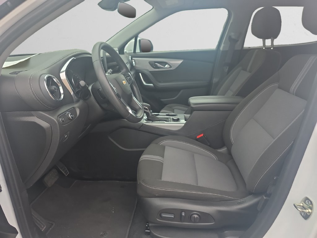 Used 2025 Chevrolet Blazer LT AWD/4WD image 10