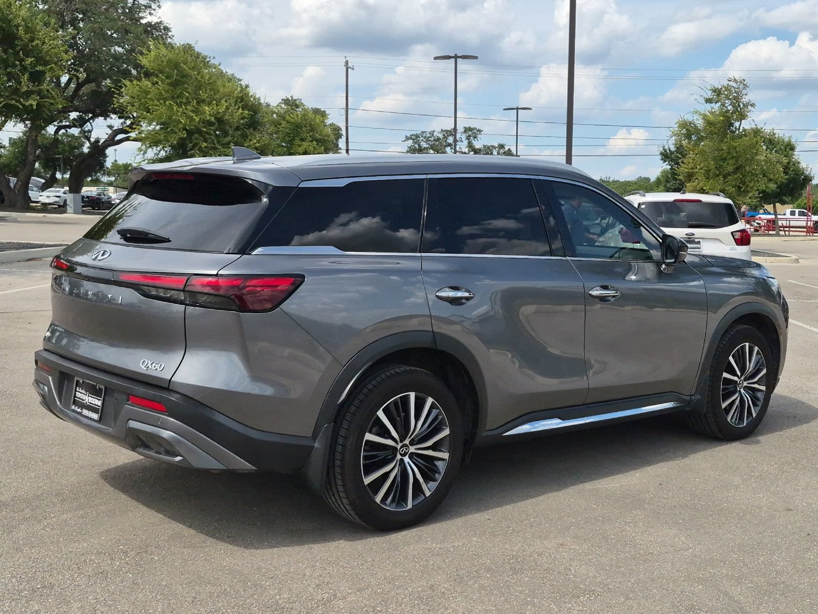 Used 2023 INFINITI QX60 Sensory AWD/4WD image 5