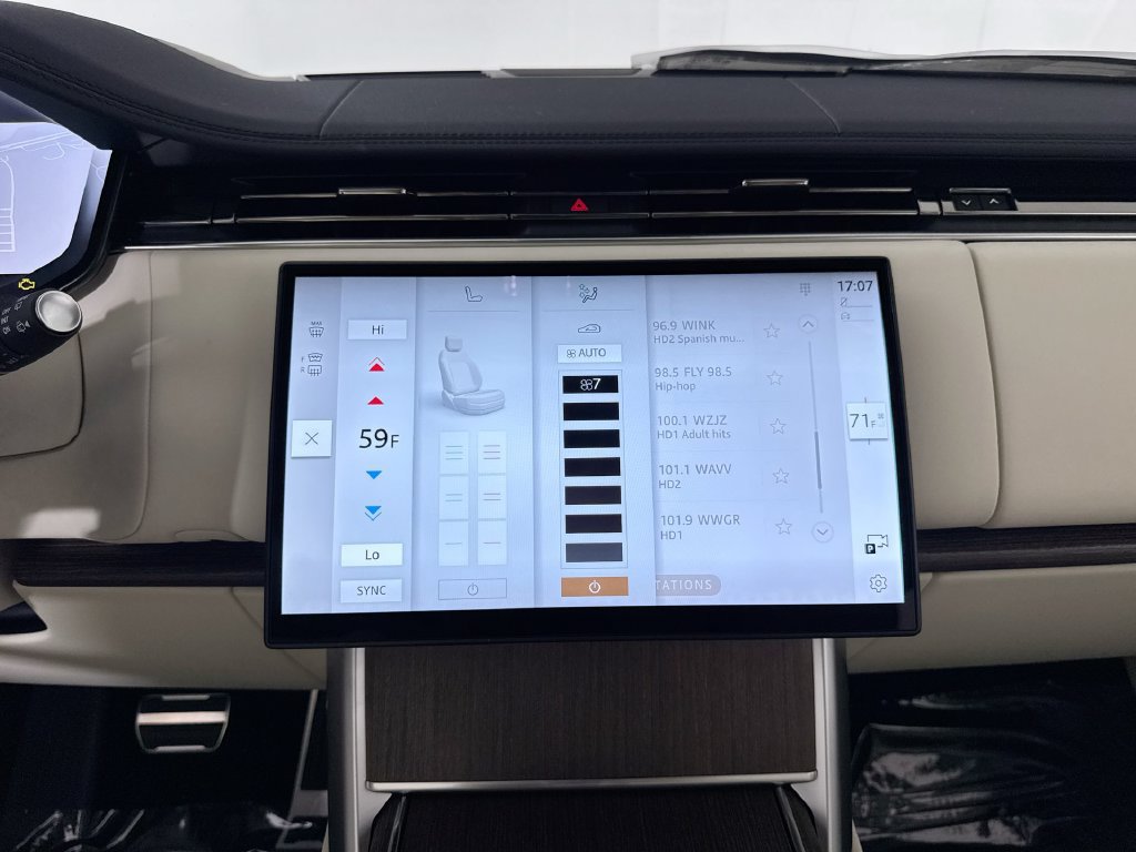 New 2027 Land Rover Range Rover SE AWD/4WD image 17