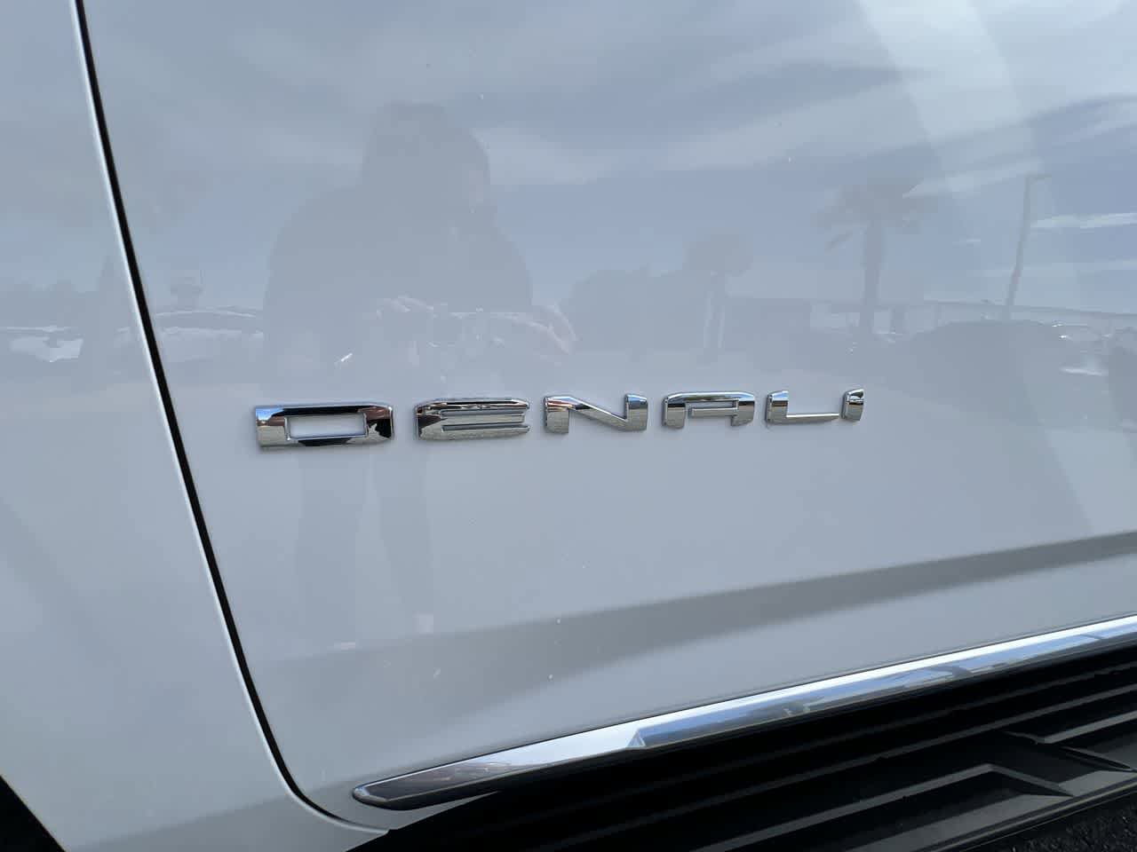 Used 2024 GMC Yukon XL Denali w/ Advanced Technology Package image 32