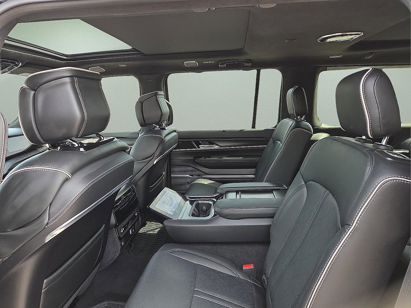 Used 2024 Jeep Grand Wagoneer L Series II w/ Quick Order Packagew 28T image 9