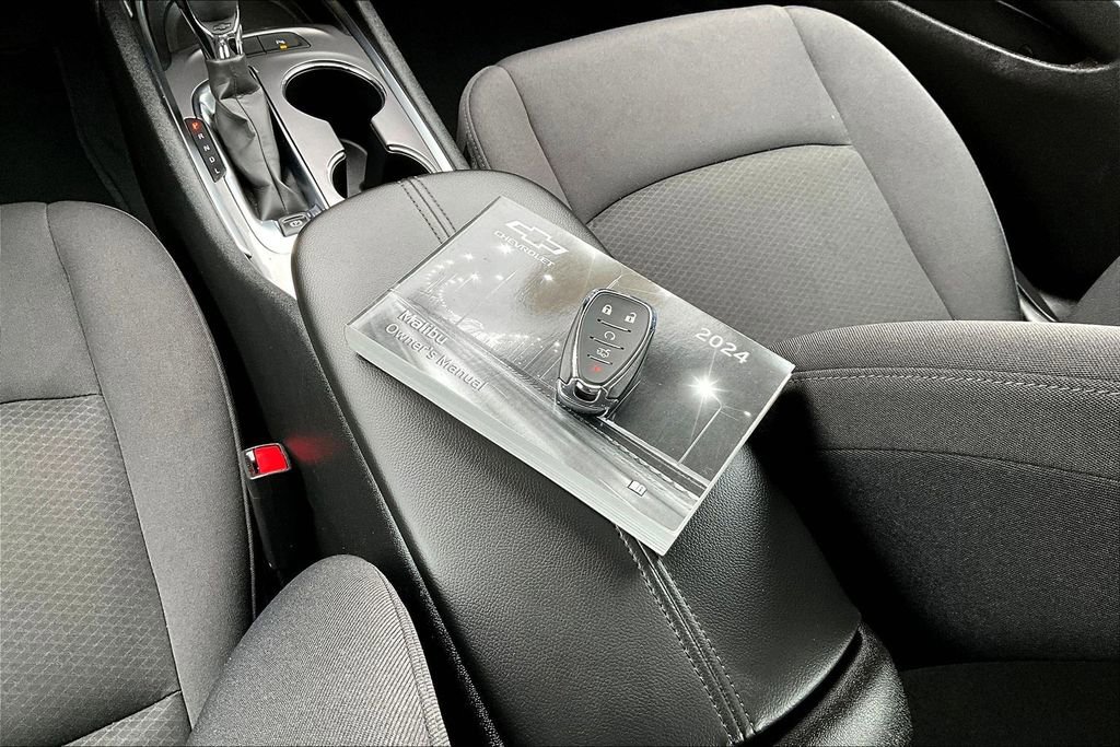 Used 2024 Chevrolet Malibu LT image 33