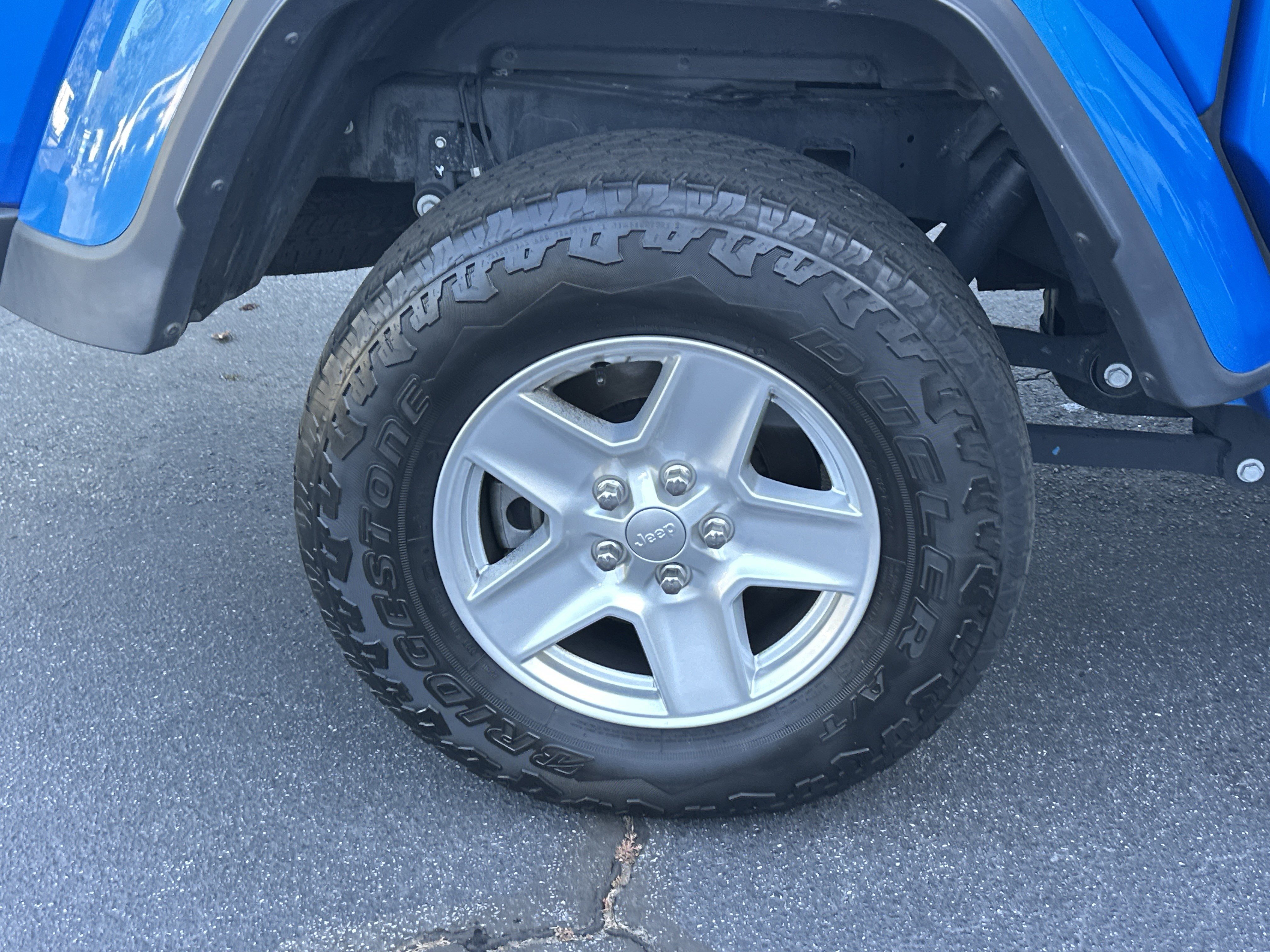 Used 2021 Jeep Gladiator Sport image 17