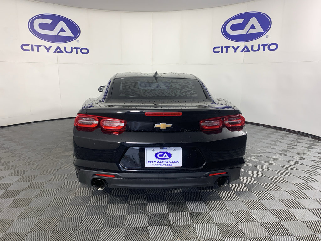 Used 2019 Chevrolet Camaro LT RWD image 4