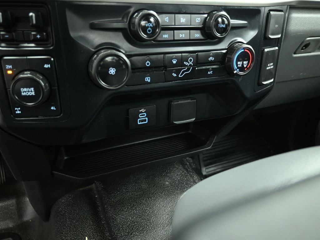 Certified 2023 Ford F250 XL w/ FX4 Off-Road Package AWD/4WD image 17