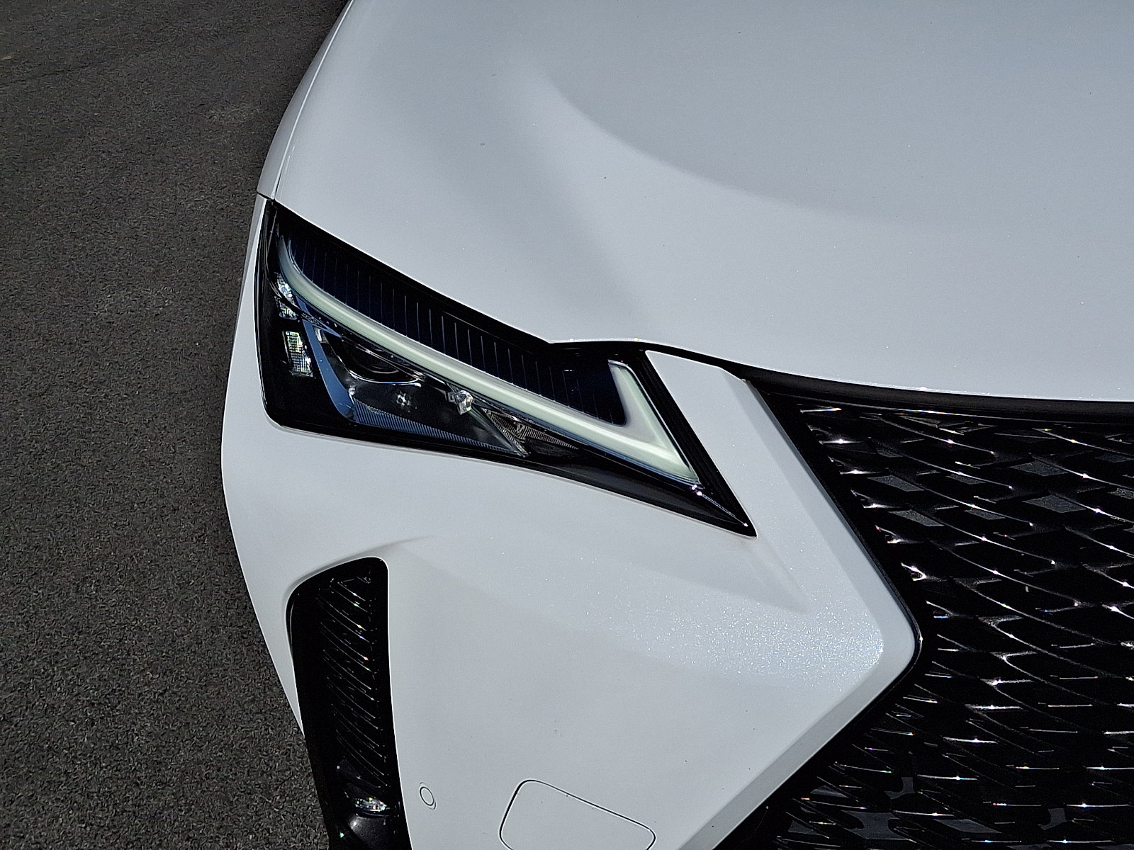 Certified 2021 Lexus UX 250h F Sport w/ F Sport Premium Package AWD/4WD image 9