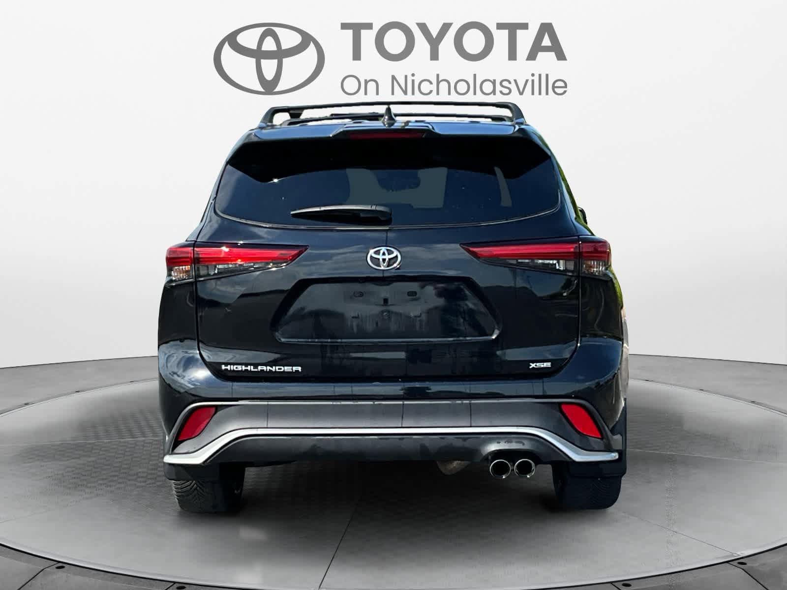 Used 2023 Toyota Highlander XSE FWD image 5