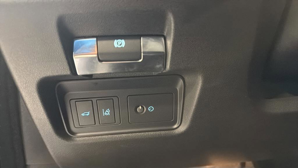 Used 2019 Jaguar E-PACE R-Dynamic HSE image 20