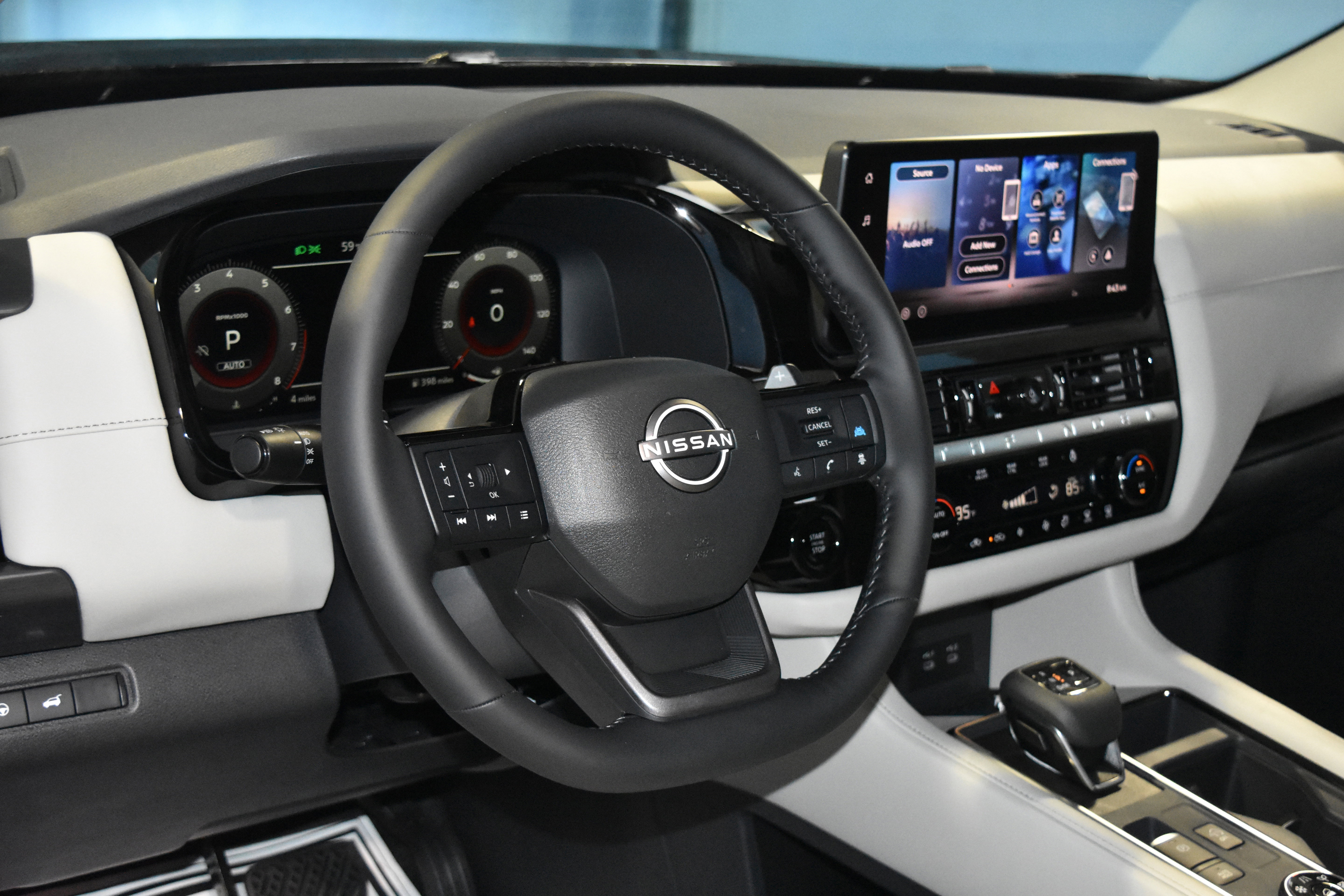 New 2026 Nissan Pathfinder SL AWD/4WD image 2
