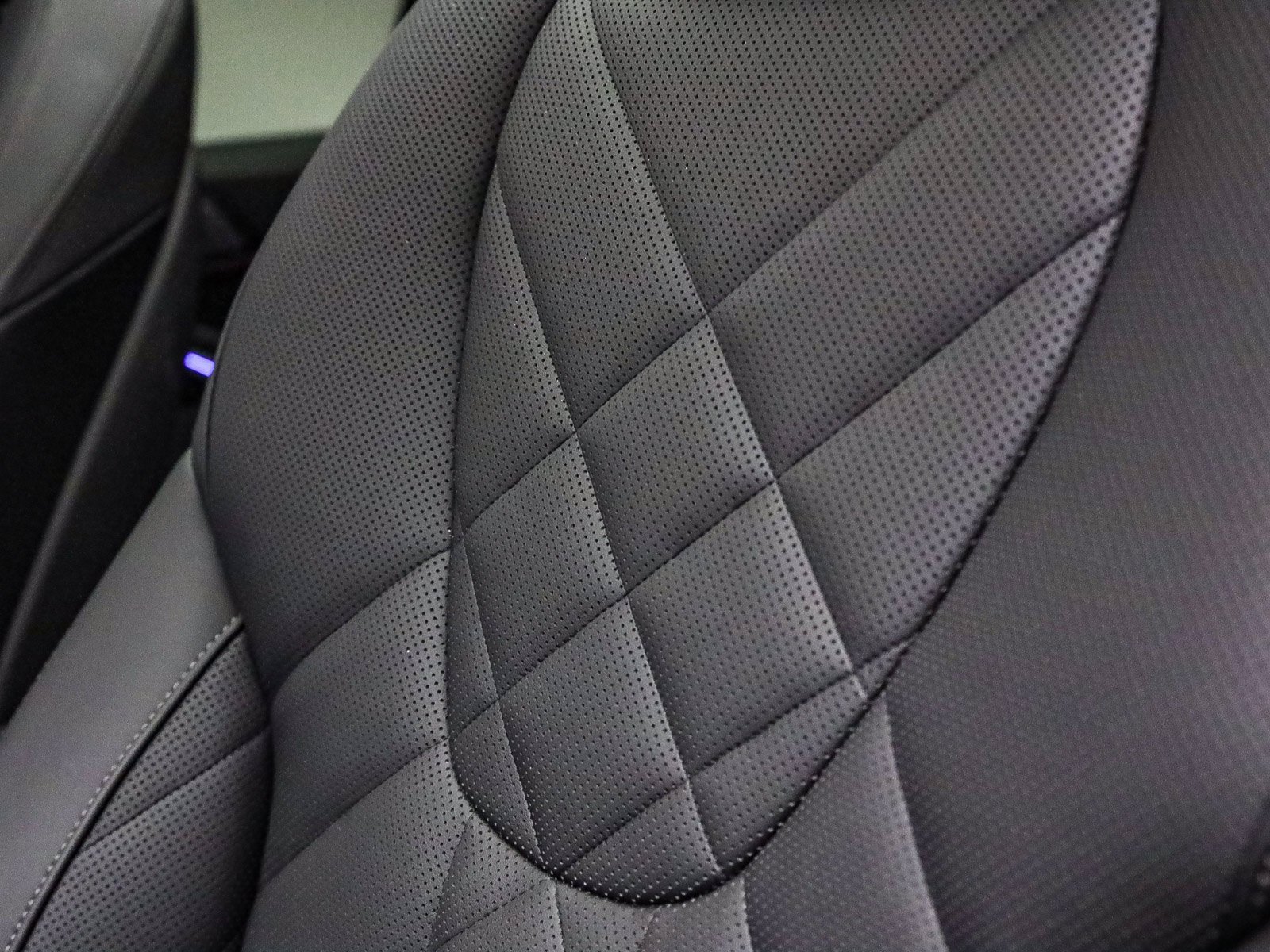 Used 2026 BMW X5 xDrive50e w/ M Sport Package image 23