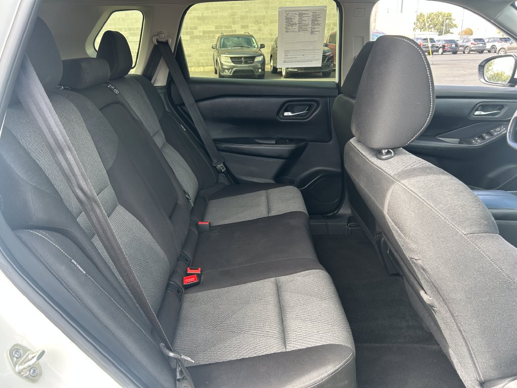 Used 2025 Nissan Rogue SV AWD/4WD image 33