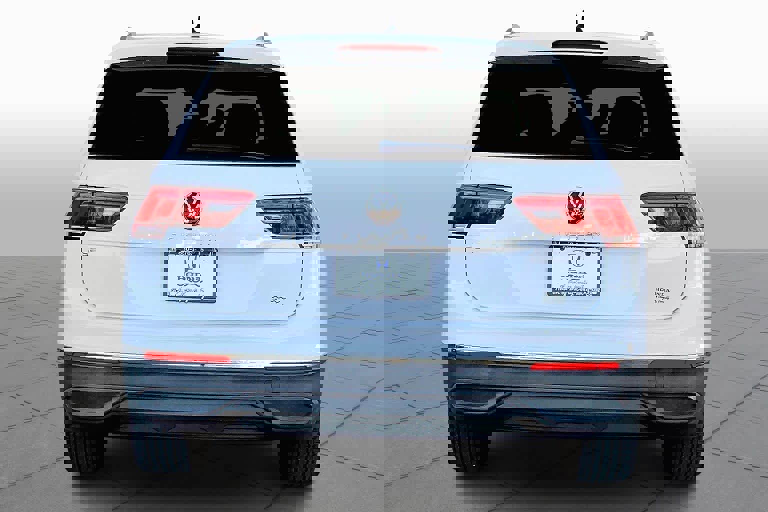 Used 2022 Volkswagen Tiguan SE image 5