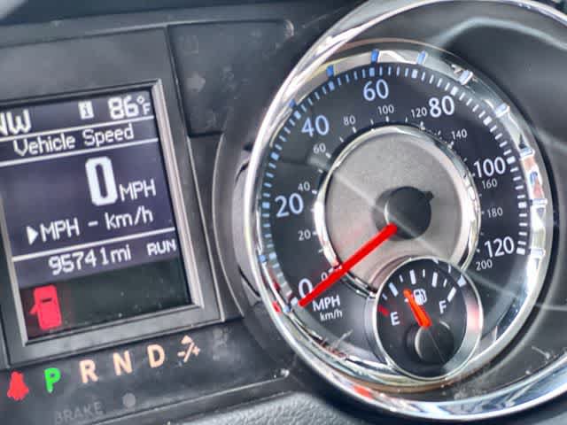 Used 2015 Chrysler Town & Country Touring w/ Driver Convenience Group FWD image 19