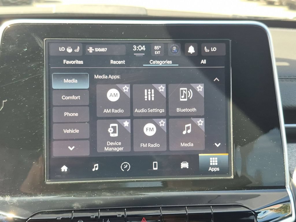 Used 2025 Jeep Compass Latitude w/ Sun & Sound Group AWD/4WD image 17
