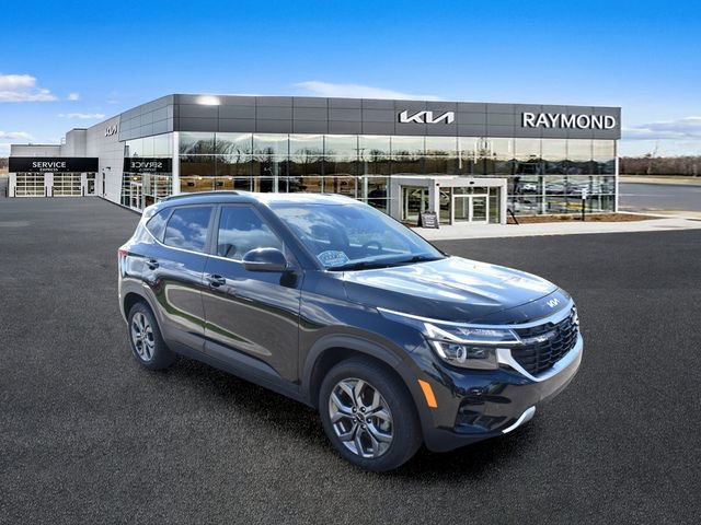 Used 2024 Kia Seltos S AWD/4WD image 11