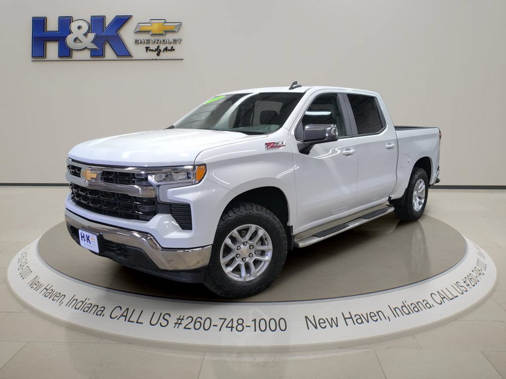 Used 2024 Chevrolet Silverado 1500 LT AWD/4WD image 3
