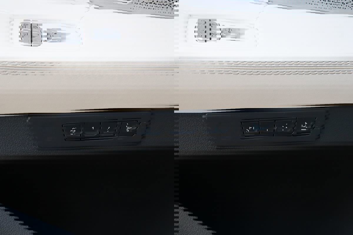 Used 2019 BMW 750i xDrive w/ Luxury Rear Seating Package image 68