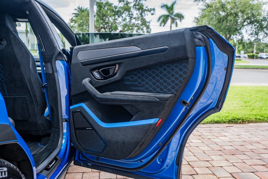 Used 2024 Lamborghini Urus Performante AWD/4WD image 46
