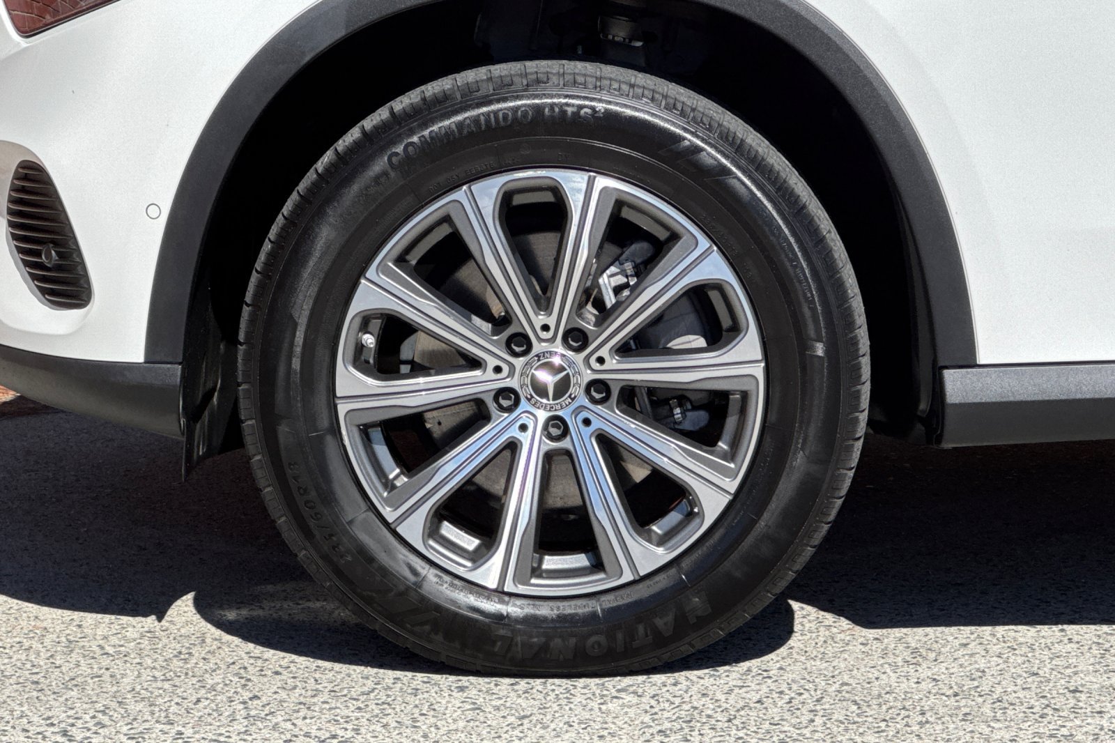 Used 2024 Mercedes-Benz GLC 300 4MATIC image 35