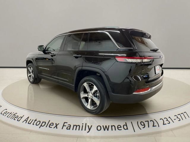 Used 2023 Jeep Grand Cherokee 4WD 4xe w/ Luxury Tech Group II image 3