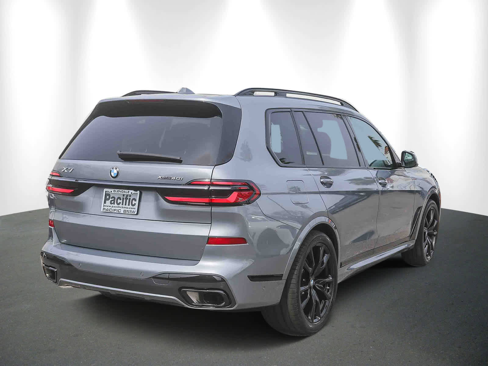 Certified 2024 BMW X7 xDrive40i w/ M Sport Package image 6